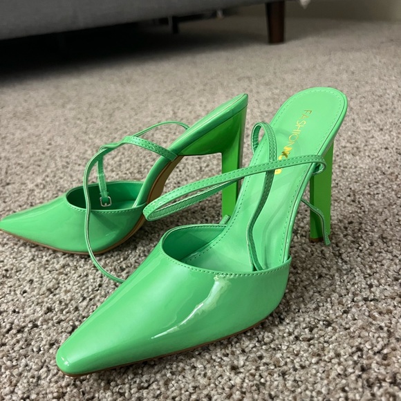 Bought and never wore! - Picture 3 of 3